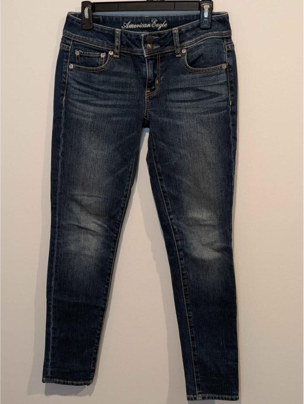 American Eagle Dark Wash Skinny Jeans Size 2